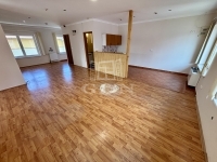 Maglód 商业用 - 店铺 - 350.000 HUF