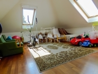 Fót Casa Familiala 9