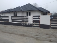 Eladó családi ház Dány, 93m2