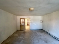 Váchartyán Családi ház 13