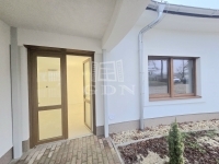 Zalacsány 公寓房（砖头） 2