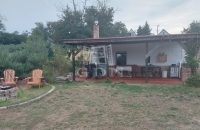 Pákozd 土地 2